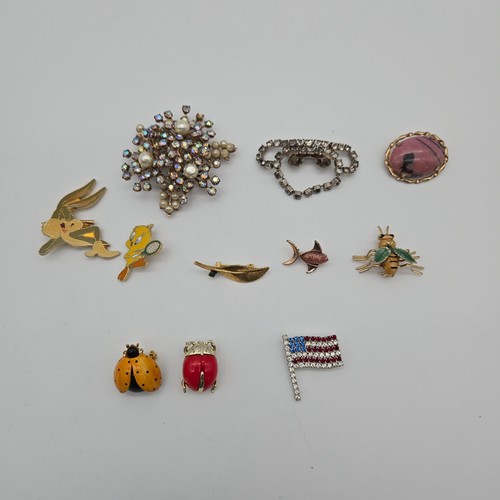Vintage brooch lot - brooch, of