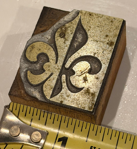 Fleur lis shield design - fleur-de-lis,