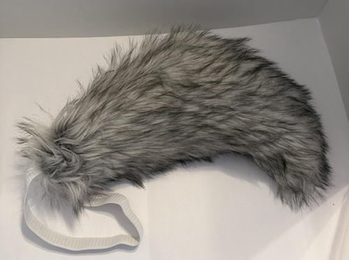 Large gray fur - fur, tail