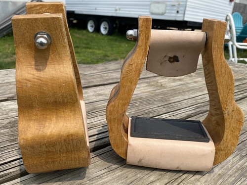 Showman curvy solid wood