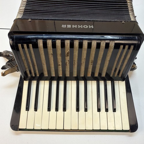 Vintage accordion hohner - accordion,