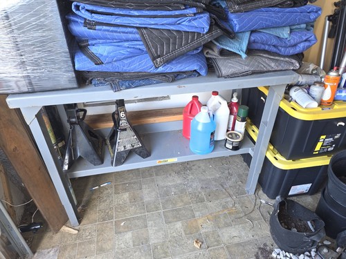 Heavy duty little - , bench