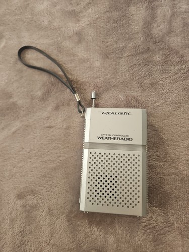 Radio shack realistic - radio, vintage