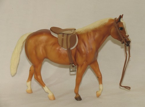 Breyer horse palomino stock