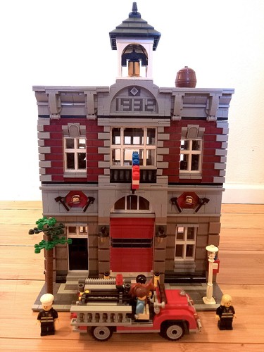 Lego modular building fire - modular,