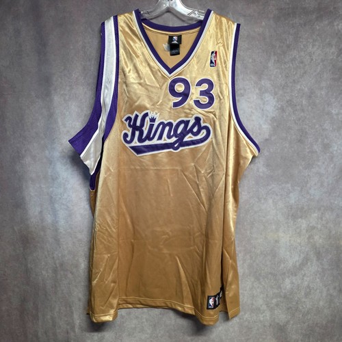 Nwt rare vtg adidas - nwt,