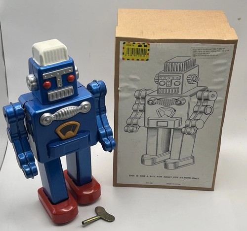 Vintage windup walking robot - windup,