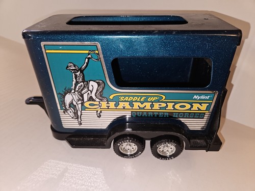 Nylint saddle champion - up,