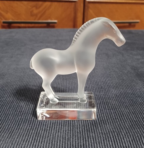 Lalique glass satin horse - 🐴,