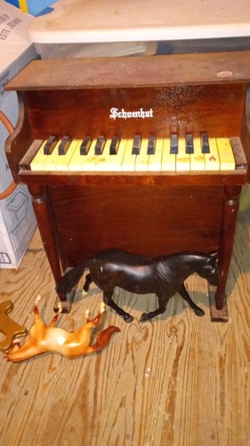 Schoenhut childs piano vintage - childs,
