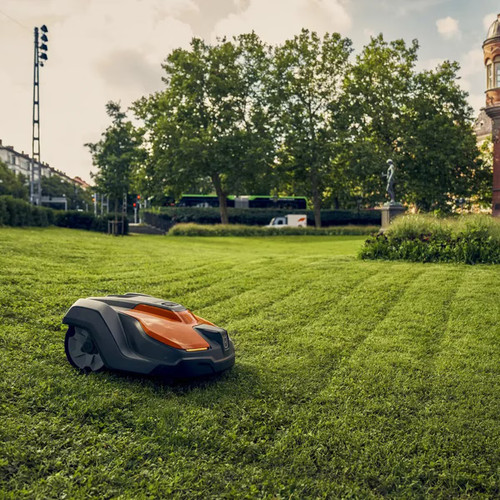 Husqvarna 550h epos automower - husqvarna,