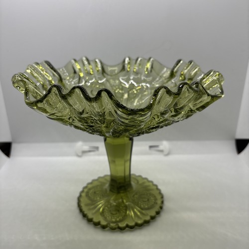 Emerald green daisy button - green, &