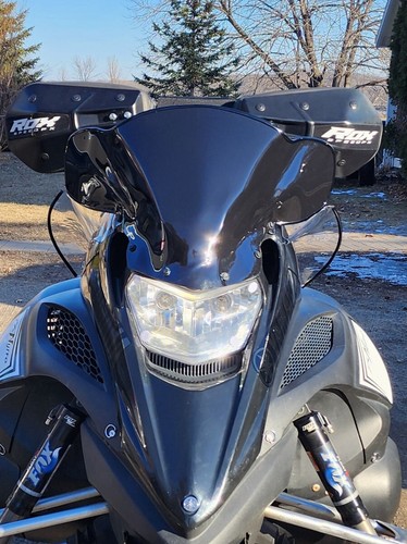 Black medium windshield fits - black,