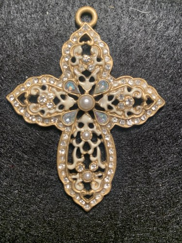 Vintage small wall cross - small,