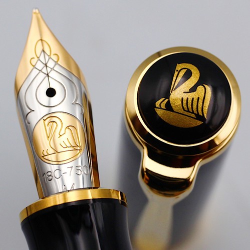 Near mint pelikan - pelikan, fountain