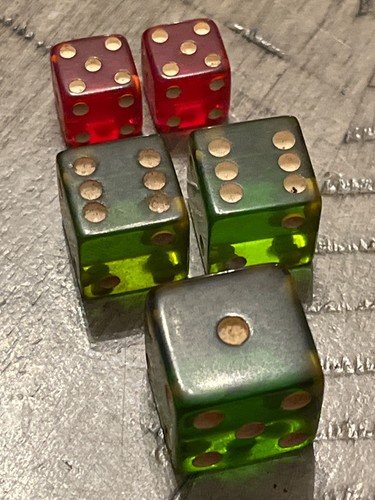 Old bakelite dice lot apple