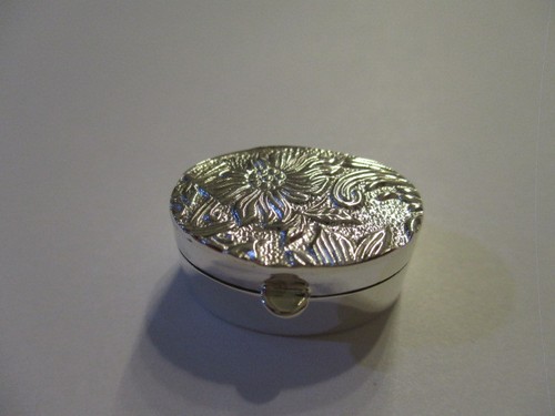 Sterling silver pill box - , oval