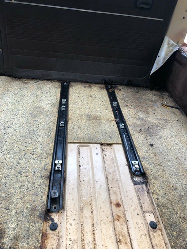 Vanagon middle seat - middle,