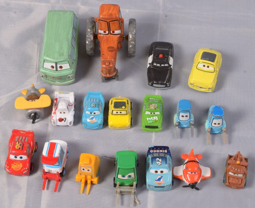 Pixar cars planes micro - cars,