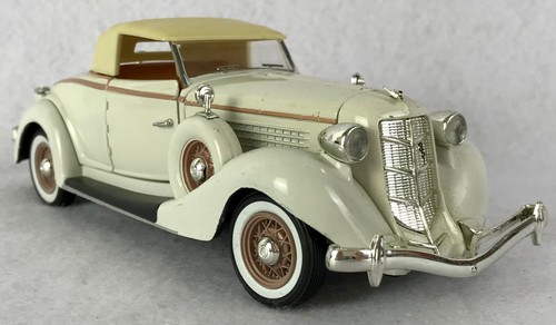 Signature models 1935 - models, auburn