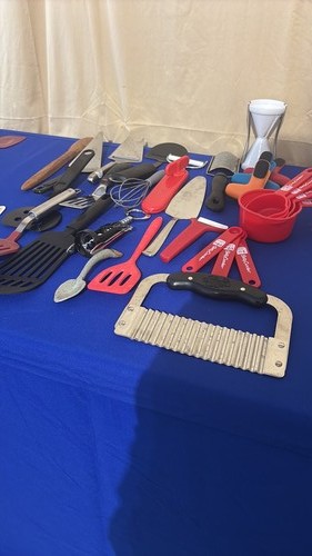 Large assorted kitchen - large,