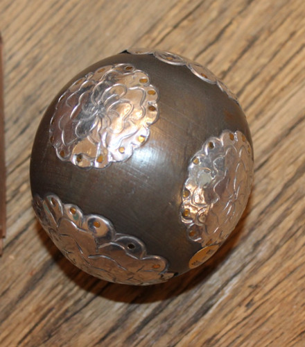Embossed solid wood sphere - embossed, 3"