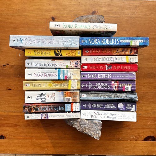 Build your own nora roberts - build,