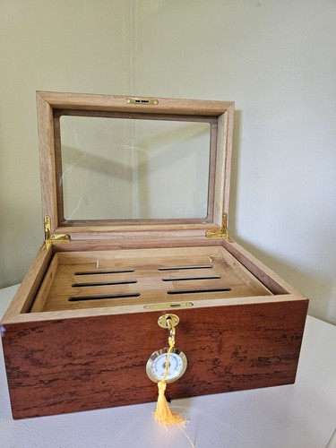 Superb vintage cedar lined - cedar,