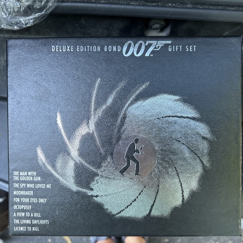 James bond 007 ultimate - james,