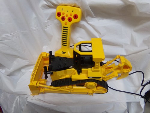 Remote control caterpillar - remote,