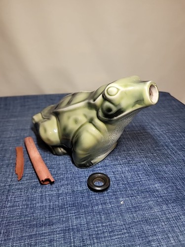 Vintage frog water fountain - vintage,