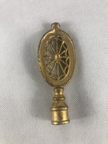 Vintage metal lamp finial a - lamp, of
