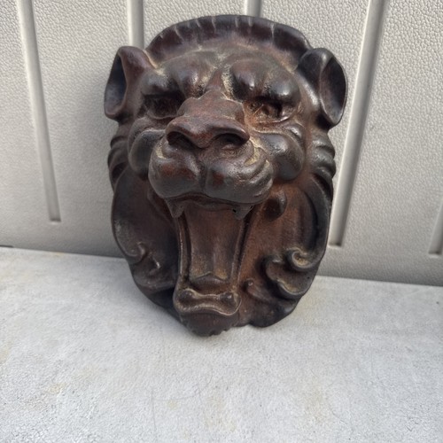 Roaring lion head - roaring, mount