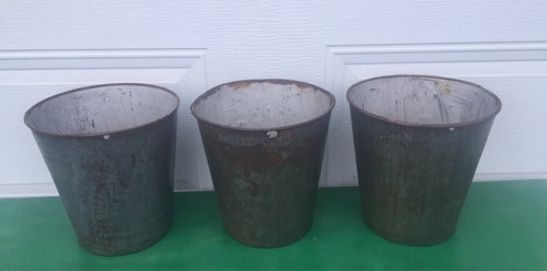 Lot old tin sap - 3, buckets