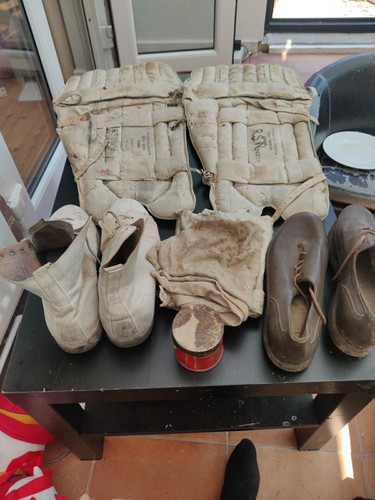 Vintage 1930s cricket gear - vintage,