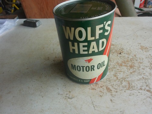 Vintage full quart oil can - quart,
