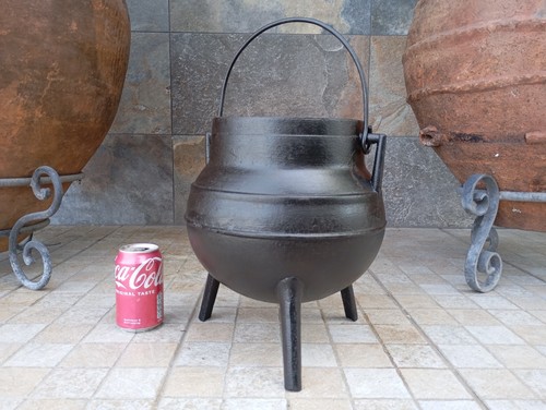 Vintage cast iron huge - cast,