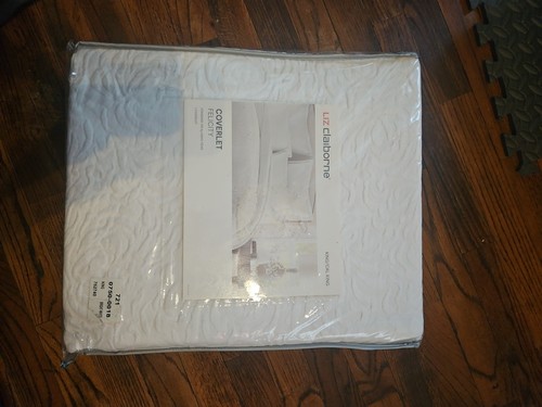 Liz claiborne coverlet - claiborne,