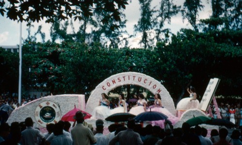C1950 parade float - parade, san