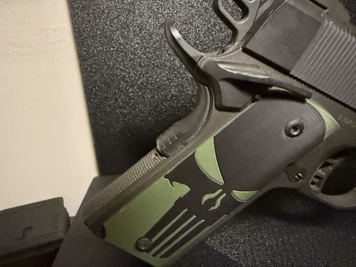 Full size 1911 - , grips