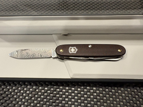 New victorinox farmer - victorinox,