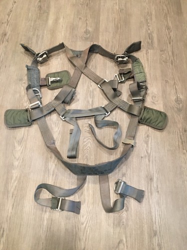 Military parachute harness - us,