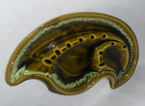 Vtg usa pottery huge avacado - usa,