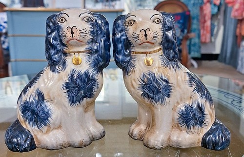Pair blue white - white, painted