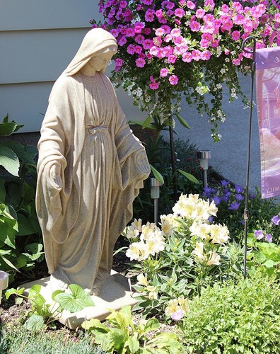 Tall virgin mary statue - 3',