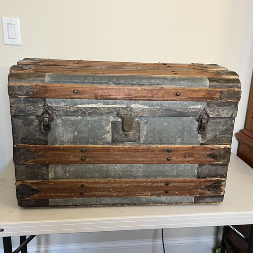 Circa 1800 antique camelback - 1800,