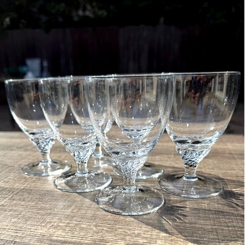Clear wine glasses swirl base - clear,