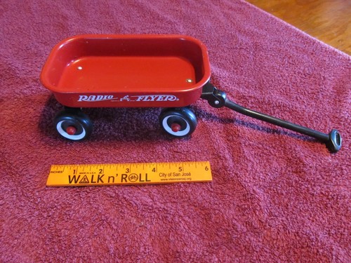 Radio flyer little red - radio,