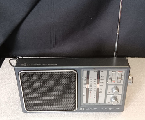 Vintage wb am fm 4 - g.e., tv/wb/am/fm