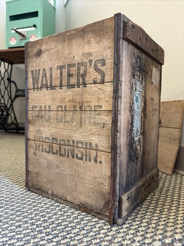 Vintage wooden picnic - wooden, beer